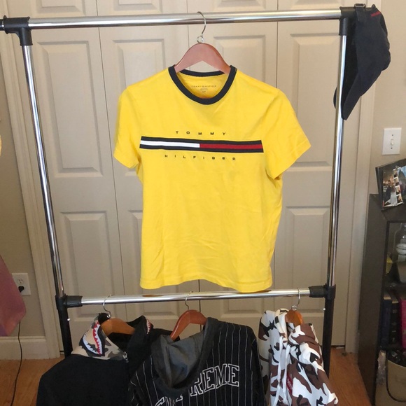 Tommy Hilfiger embroidered ss , navy trim collar - Picture 1 of 4